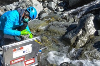 Prélèvement au glacier Shackleton, en Nouvelle-Zélande.